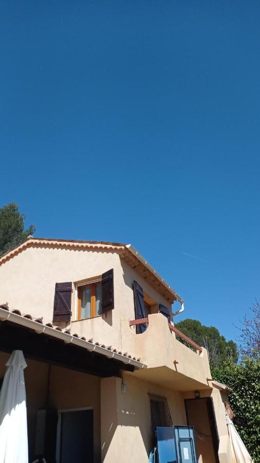 Bed and Breakfast Les Cigales Villelaure Екстер'єр фото