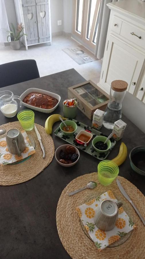 Bed and Breakfast Les Cigales Villelaure Екстер'єр фото