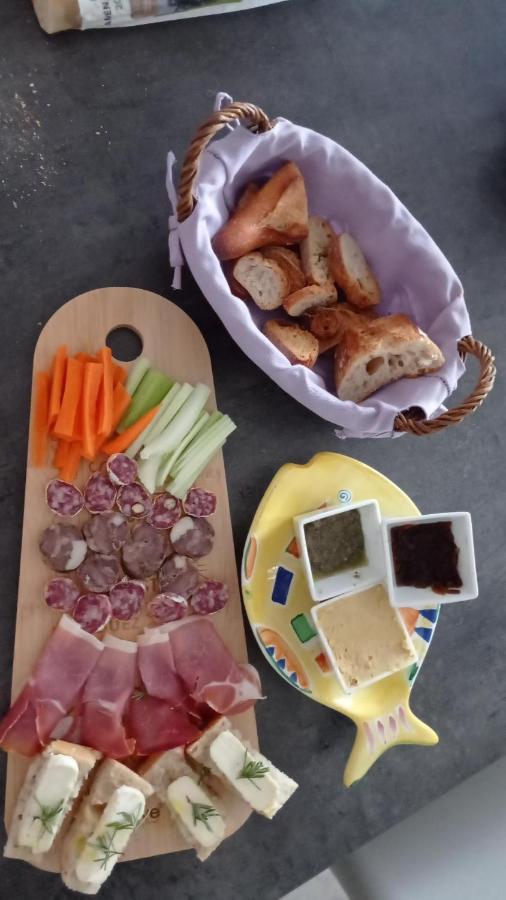 Bed and Breakfast Les Cigales Villelaure Екстер'єр фото